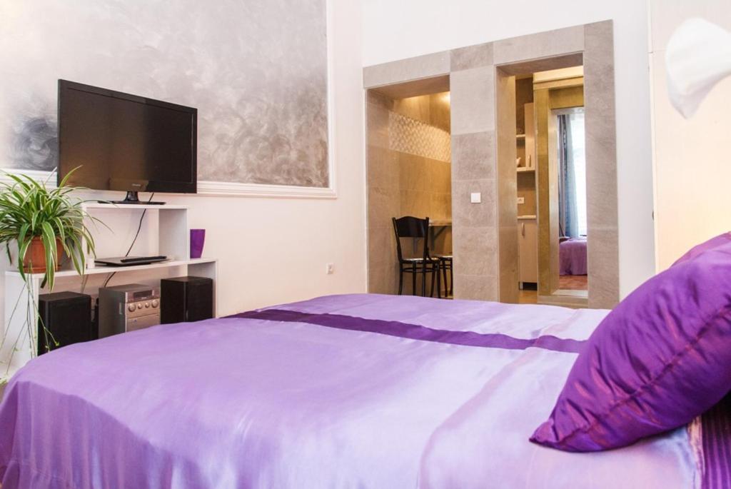 City Center Apartment With Balcony Beograd Eksteriør billede