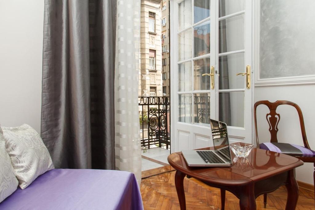 City Center Apartment With Balcony Beograd Eksteriør billede